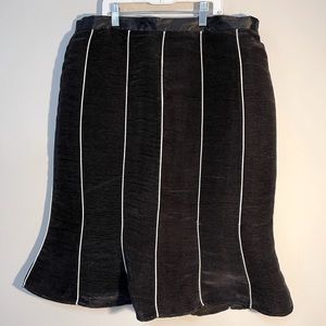 Ashro Shell Black Skirt W/White Trims Size 16W